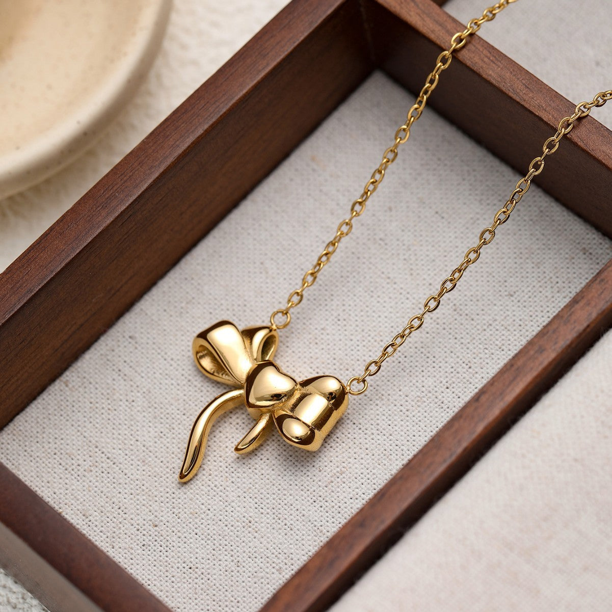 18K Gold Ribbon Style Necklaces For Women