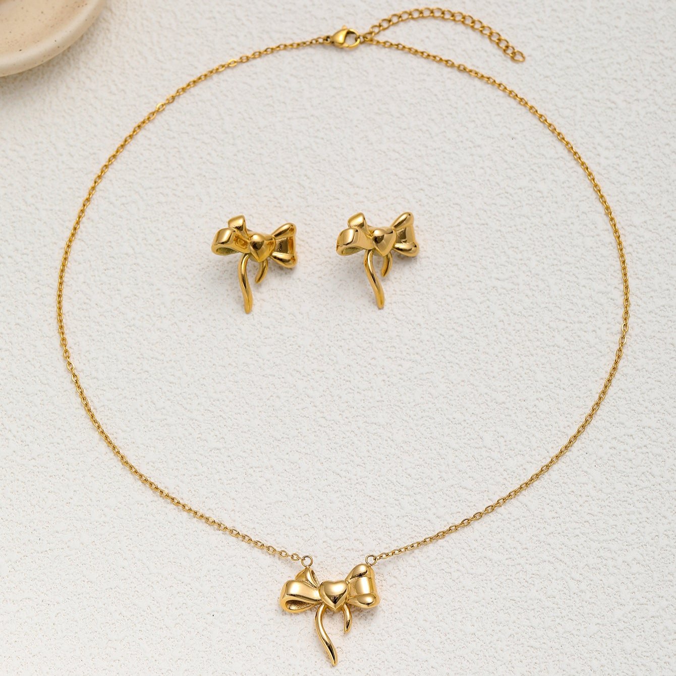 18K Gold Ribbon Style Necklaces For Women