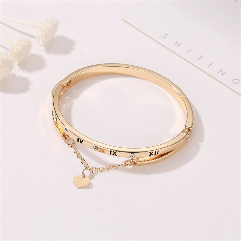 Heart Pendant Roman Numeral Set Moissanite Bracelet for Women