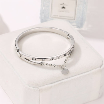 Heart Pendant Roman Numeral Set Moissanite Bracelet for Women