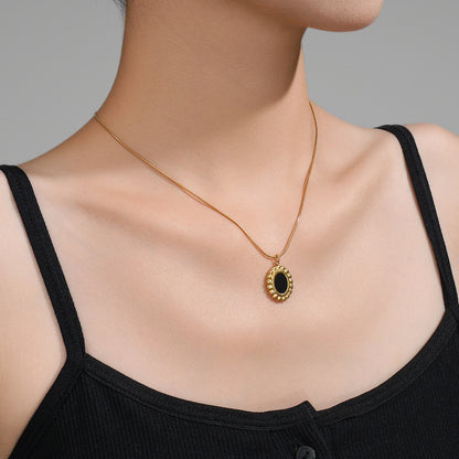 Oval Pendant 18K Women's Necklace