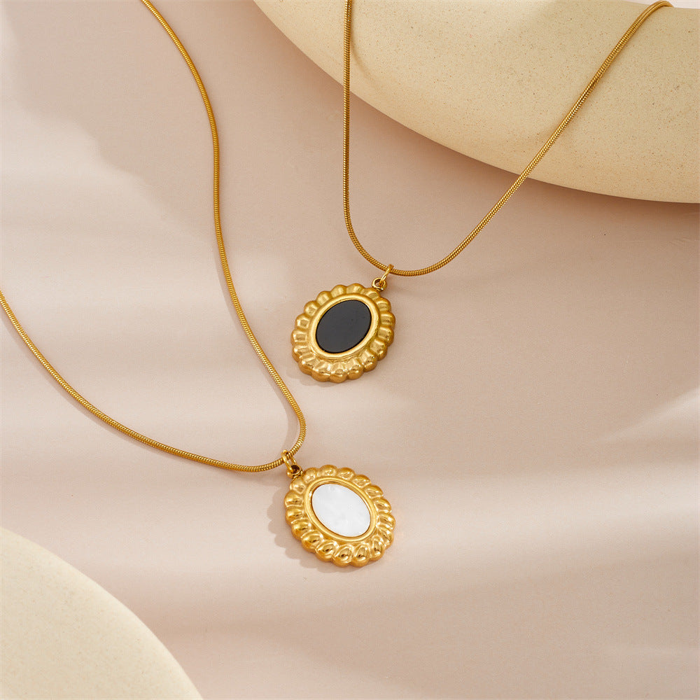 Oval Pendant 18K Women's Necklace