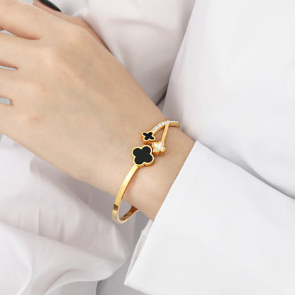 Pulsera de oro para mujer con trébol de cuatro hojas