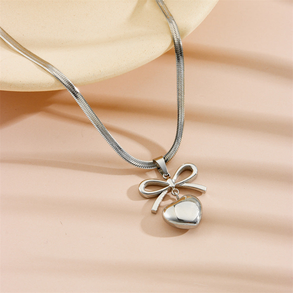 Heart and bow pendant Women's Necklace