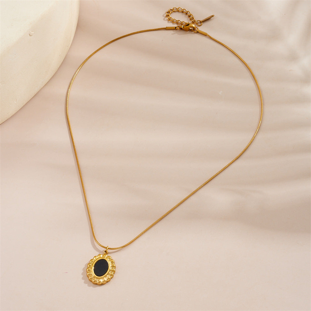 Oval Pendant 18K Women's Necklace